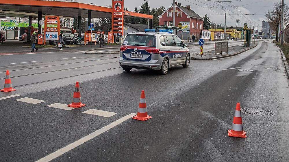 Wegen eines Fanmarschs muss die Conrad-von-Hötzendorf-Straße wohl just zum Feierabendverkehr gesperrt werden