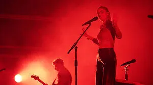 Hannah Reid von London Grammer beim All Points East Festival 