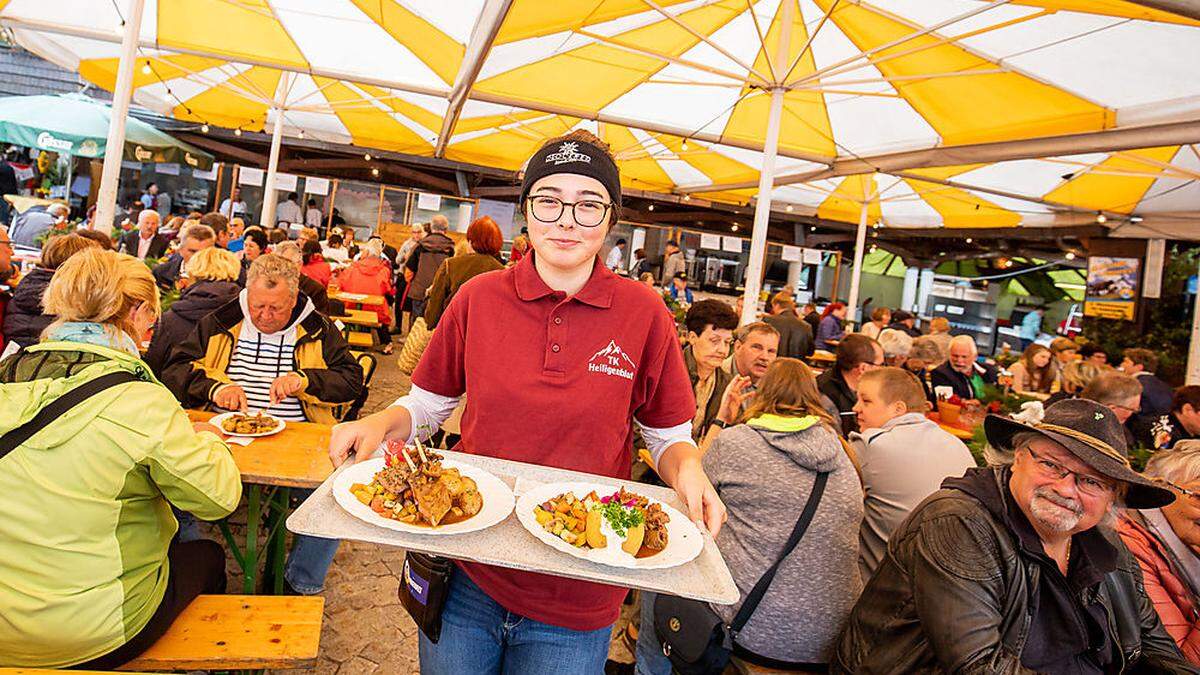 Im vergangenen Jahr ließen sich viele Genießer in Heiligenblut Spezialitäten vom Glocknerlamm schmecken