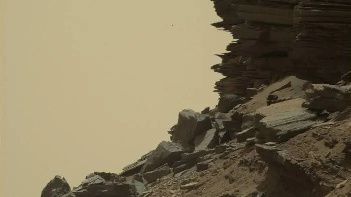 Gestochen scharfe Bilder von Gesteinsformationen auf dem roten Planeten sendete der Mars-Rover "Curiosity" kürzlich auf die Erde.