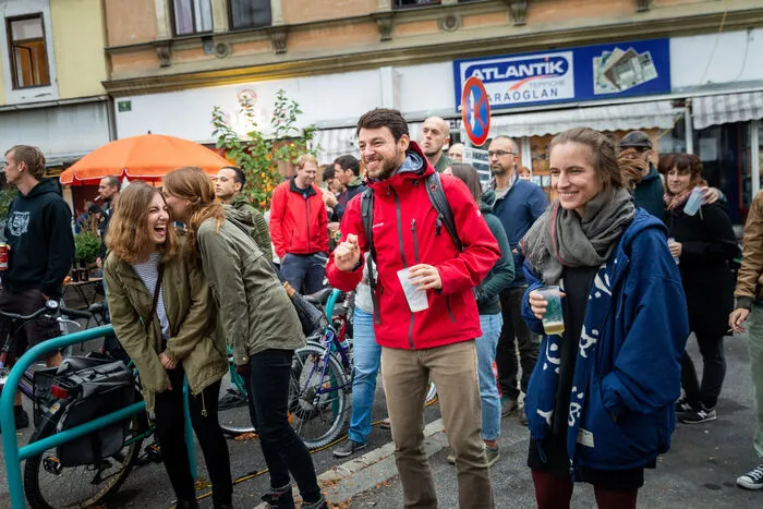 Fotograf Alexander Danner streifte durch die Straßen und hat die besten Momente eingefangen.
