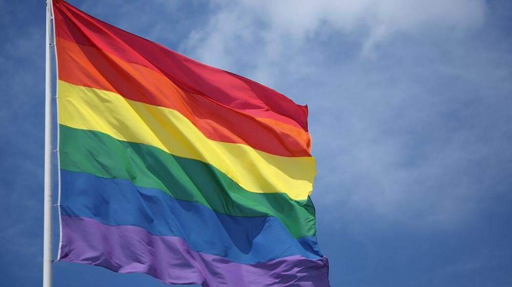 Regenbogenfarben als Symbol der Gleichberechtigung von Schwulen und Lesben