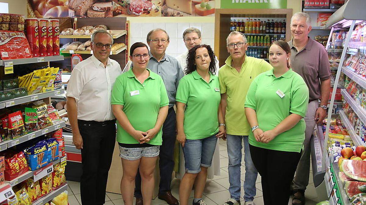 Heinz Langerwisch, Susanne Reif, Franz Müller, Diakon Ralf Höfer, Monika Harrer, Alois Reinisch, Jasmin Strohmaier und Bürgermeister Johann Hiden (von links)