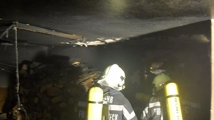 Rund 30 Feuerwehrleute standen im Einsatz