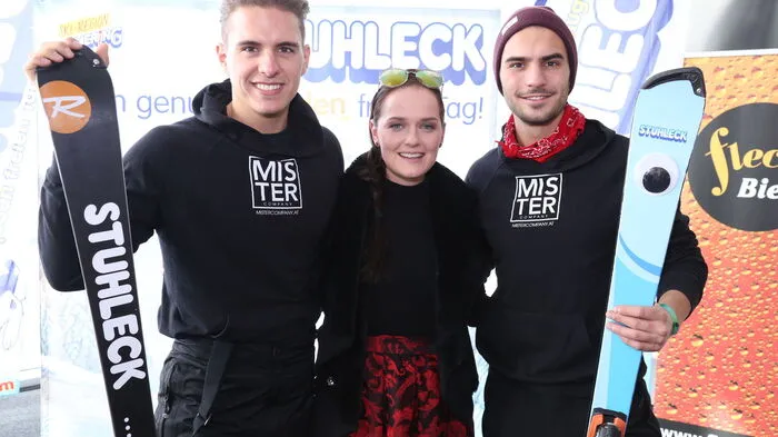 Damen-Siegerin Eva Poleschinski mit dem Zweitplatzierten bei den Herren, Mister Austria 2016 Philipp Rafetseder - der mit Misterwahl-Organisator Philipp Knefz gekommen war und schwärmte: "Eine Wahnsinnspiste bei Kaiserwetter – besser geht es nicht".