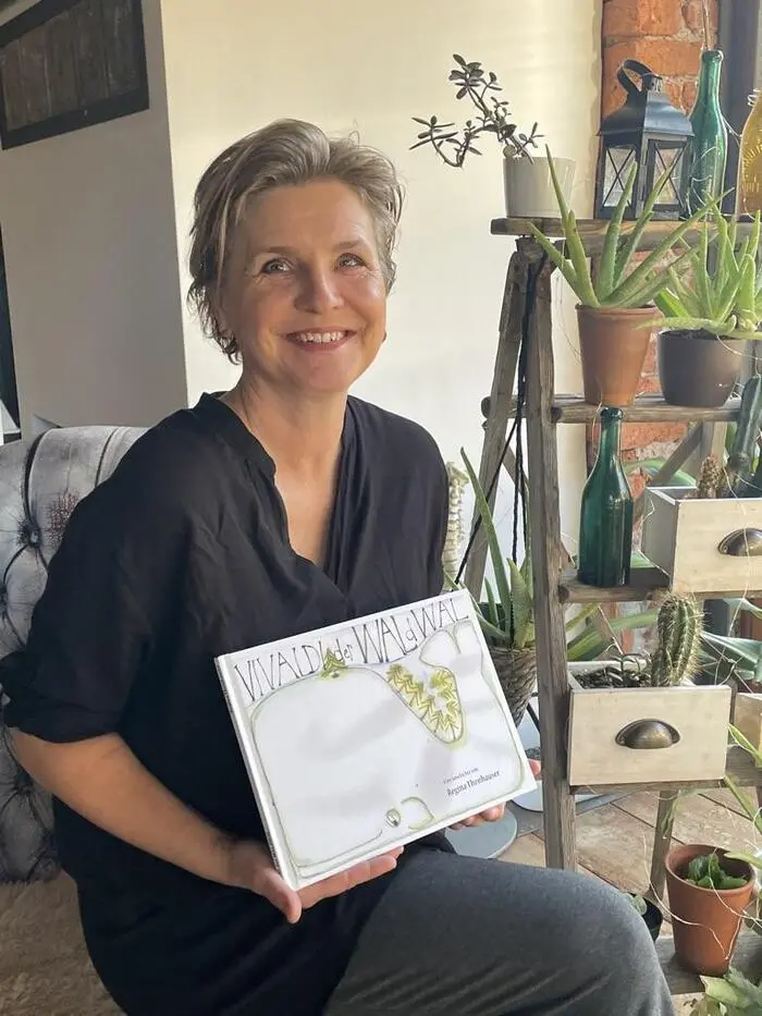 Regina Thonhauser mit ihrem Kinderbuch „Vivaldi der Waldwal