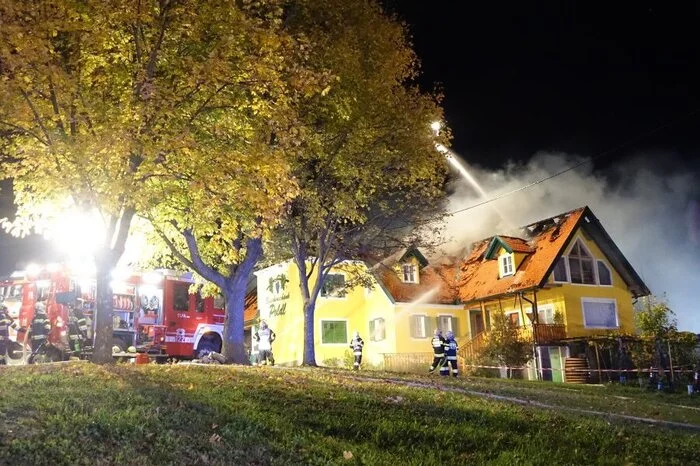 Rund 200 Feuerwehrleute von zwölf Feuerwehren waren im Einsatz.