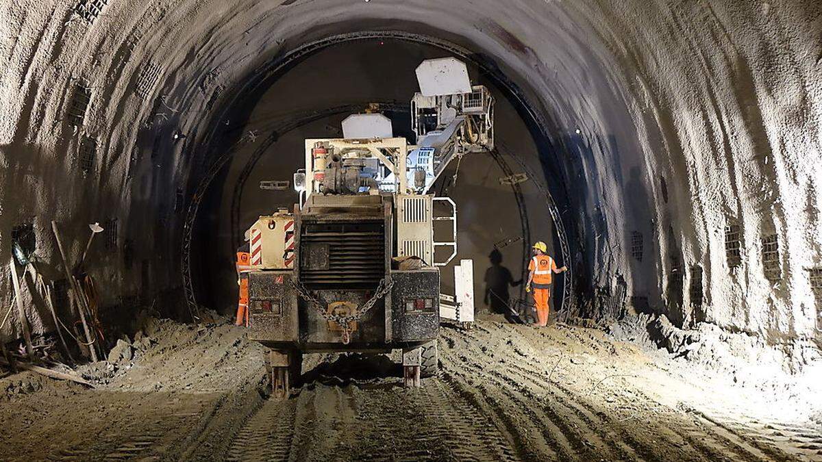 Etwa 1000 Meter vom Tunnelausgang geschah der Wassereinbruch 