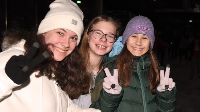 Die Stimmung ist toll, die jungen Ladys sind begeistert