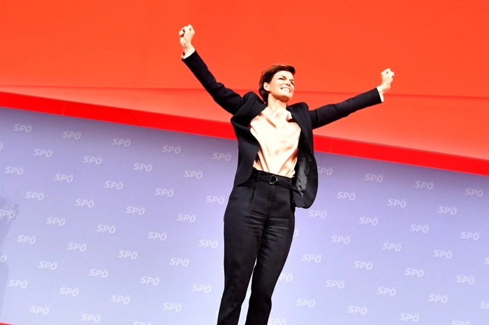 Der eigenen Partei versprach sie, mit Leidenschaft und Engagement "zu schuften und rackern", um Österreichs erste Bundeskanzlerin zu werden. Im Folgenden Zitate aus ihrer Rede im Wortlaut: