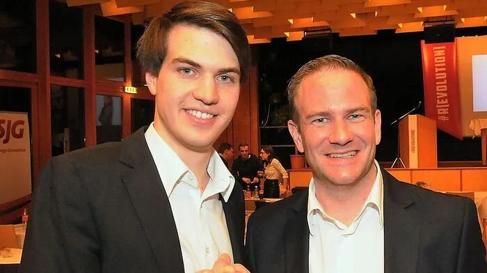 Der neue Kärntner SJG-Vorsitzende Luca Burgstaller mit seinem Vorgänger Michael Raunig (von links)