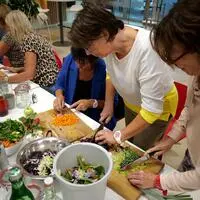 Beim Workshop in Hartberg wurde fleißig Gemüse geschnibbelt und gehackt
