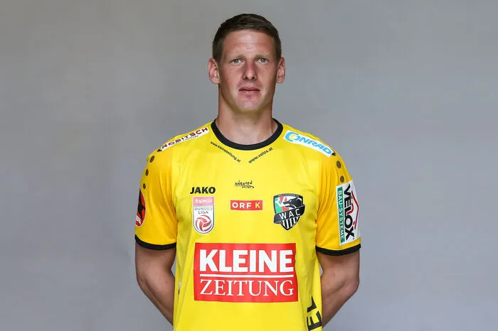 Rene Robitsch, geboren am 28. Januar 1990 Vereine als Profi: St. Veit, WSG Brückl, FC St. Michael, WAC Spiele für WAC (vor der Saison): -  