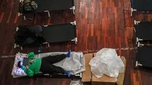 Nach dem Berliner Blackout mussten Tausende in Notquartieren Zuflucht suchen.  