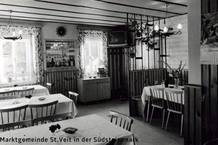 Gastzimmer des Gasthauses Sixt in Siebing, 1970