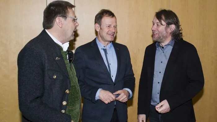 Die NMS Oberzeiring hat am 15. Februar ihre Tore für die Öffentlichkeit geöffnet. Direktor Peter Steiner hieß die Besucher, Schüler und Ehrengäste in der Sporthalle willkommen.