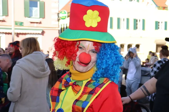 Klicken Sie sich durch die Fotos vom Ligister Faschingstreiben.