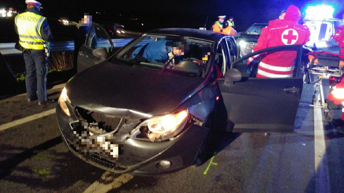 Die Feuerwehr Untergralla wurde am Dienstagabend zu einem Auffahrunfall beim Autobahnzubringer Gralla gerufen.
