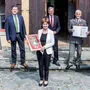 Laudator Ralf Gigacher, 3. Landtagspräsident Josef Lobnig, Antonia Gössinger, LH Peter Kaiser, Militärkommandant Walter Gitschthaler, Landesrat Daniel Fellner (von links)