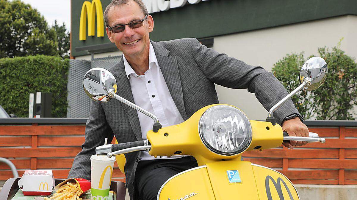 Wie immer flott unterwegs: &quot;Mr. McDonald's&quot; Andreas Gamsjäger, hier bei der Eröffnung der Leobener Filiale