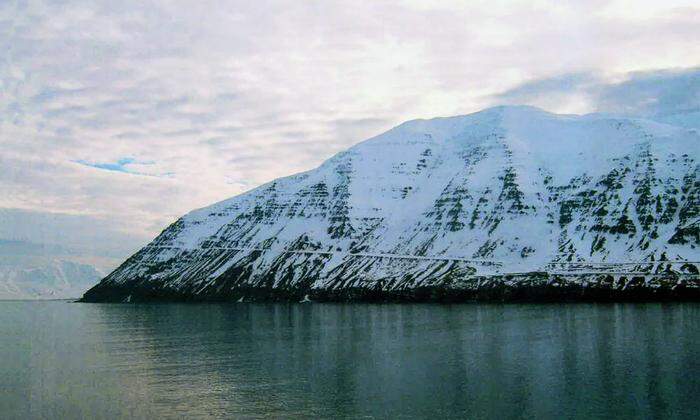 Ein Fotoshooting am Fjord in Island: Ein Schritt zu viel und Gela Allmann stürzte 800 Meter ab
