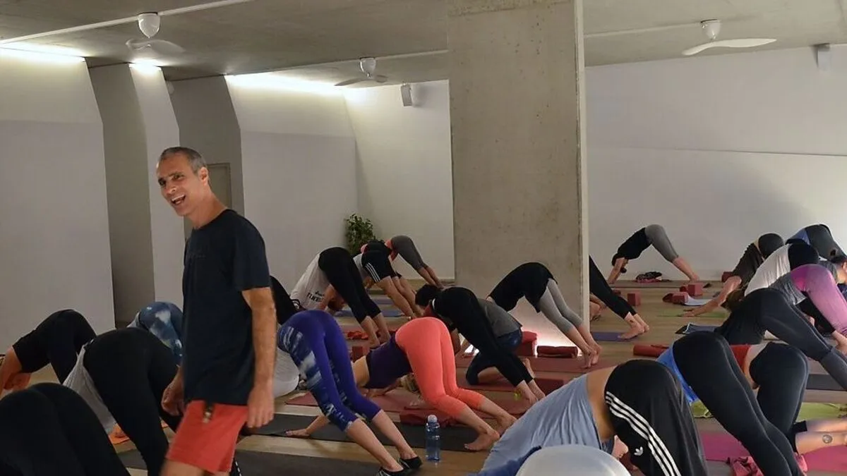 Bryan Kest in Aktion im Yuna Yoga Studio Graz 