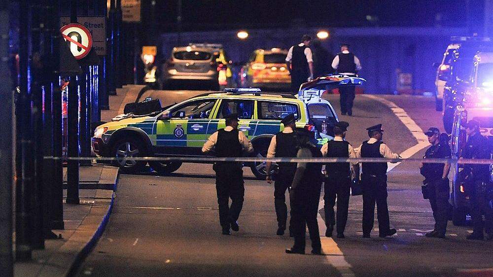 In London sind mehrere Fußgänger von einem Lieferwagen niedergefahren worden