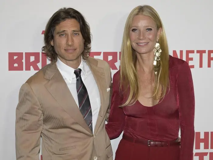 Los Angeles Premiere Of The Brothers Sun 04 January 2024 - Hollywoood, California - Brad Falchuk and Gwyneth Paltrow. Los Angeles Premiere of The Brothers Sun at Netflix Tudum Theater. Photo Credit: Billy Bennight/AdMedia Hollywood California United States EDITORIAL USE ONLY PUBLICATIONxNOTxINxUKxAUS Copyright: xx BillyxBennightx admphotostwo870146