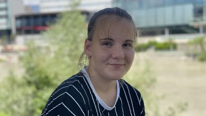Panna Keleman (13) aus Villach: Als gebürtige Ungarin habe ich natürlich auch die Ungarn-Spiele verfolgt, meine Daumen drück ich aber jetzt umso mehr für Österreich, ich hoffe, dass sie gewinnen. Ehrlich gesagt habe ich dem Team ein Weiterkommen ins Achtelfinale nicht zugetraut, jetzt trau ich ihnen gegen Italien alles zu!