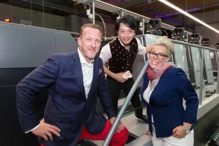 Robert und Daniela Klampfer mit Designer Nhut La Hong