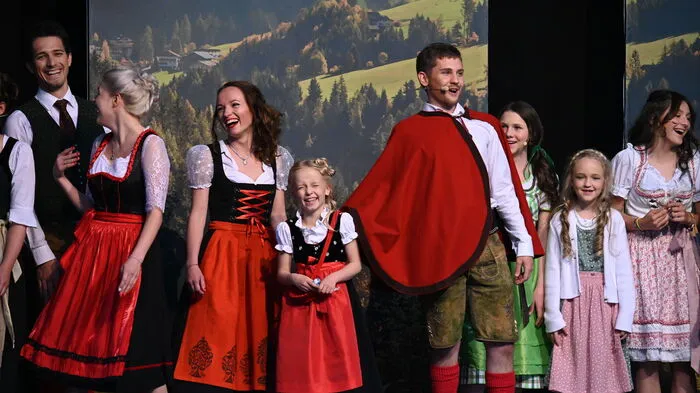 Die Operette "Der Vogelhändler" ging in Mautern gleich zweimal über die Klosterinnenhof-Konzertbühne.