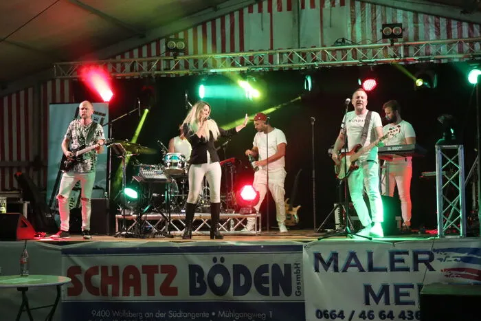 "Keep Cool" aus Oberösterreich sorgte am Montagabend für Unterhaltungs- und Tanzmusik.
