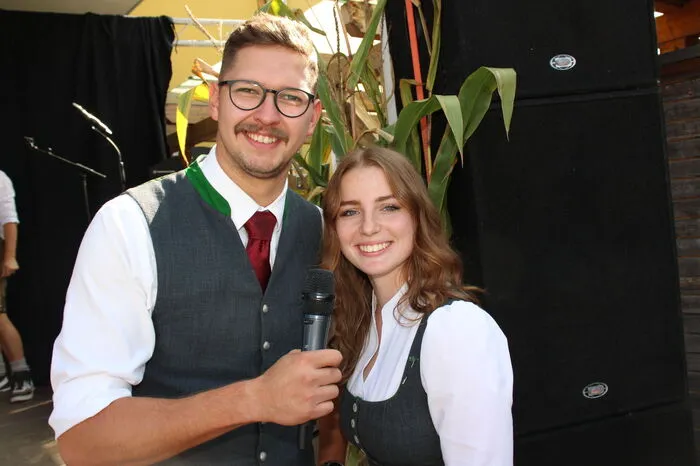 Bezirksobmann Florian Steurer und Bezirksleiterin Theresa Holler konnten zahlreiche Mitglieder der verschiedenen Ortsgruppen in Ligist begrüßen.
