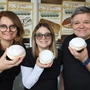 Monika, Alexandra und Kurt Kranich mit den beliebtesten Krapfen der Steiermark 