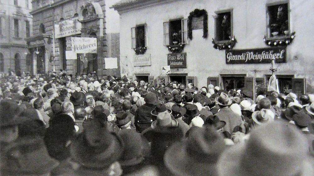 1928 wurde die Girardi-Gedenktafel feierlich angebracht