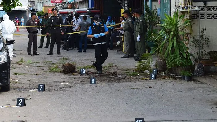 Die Behörden sprachen am Freitag von mindestens acht Bomben, die binnen weniger Stunden an verschiedenen Orten des Königreichs explodierten.