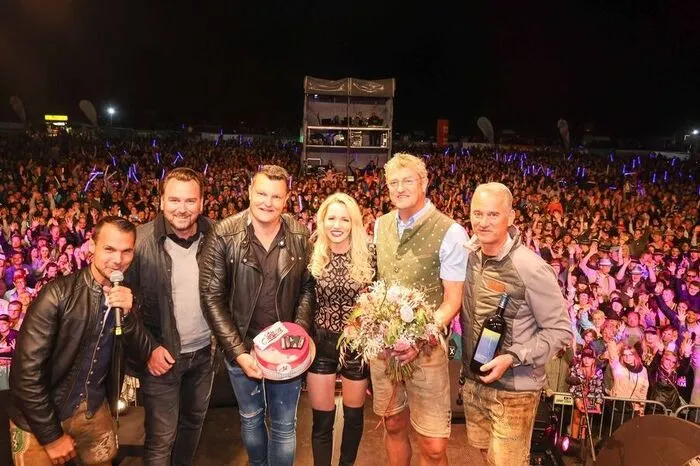 Melissa Naschenweng füllte erst im Vorjahr die Teichalm mit tausenden Fans.