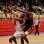 Rudi Williams (Bulls, links) und Dylan Causwell (Fürstenfeld) treffen am Stefanitag aufeinander