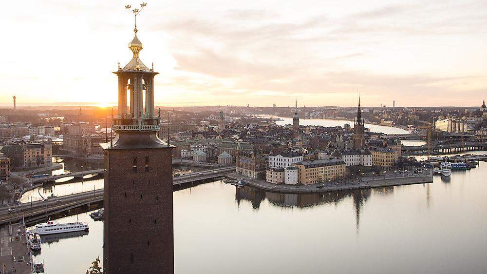 Blick vom 106 Meter hohen Stadthausturm über Stockholm