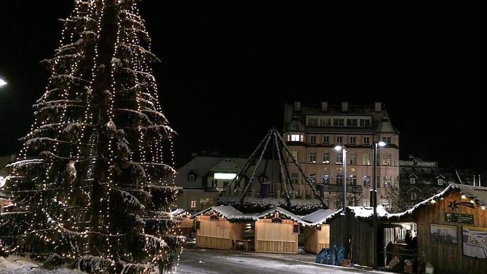 Mariazell erstrahlt in weihnachtlichem Glanz. Am Freitagabend wurde der 16. Mariazeller Advent eröffnet