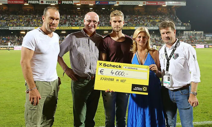 4000 Euro vom RZ Pellets WAC übergaben Dietmar und Waltraud Riegler sowie Manuel Weber an „Kärntner in Not“-Obmann Walter Walzl und Michael Kummerer für hilfsbedürftige Kärntner Familien