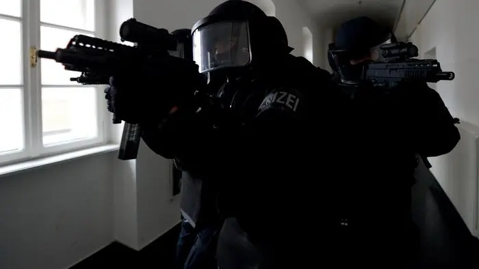 Die Cobra rückte aus, als ein Mann in Spielberg auf Polizisten zielte