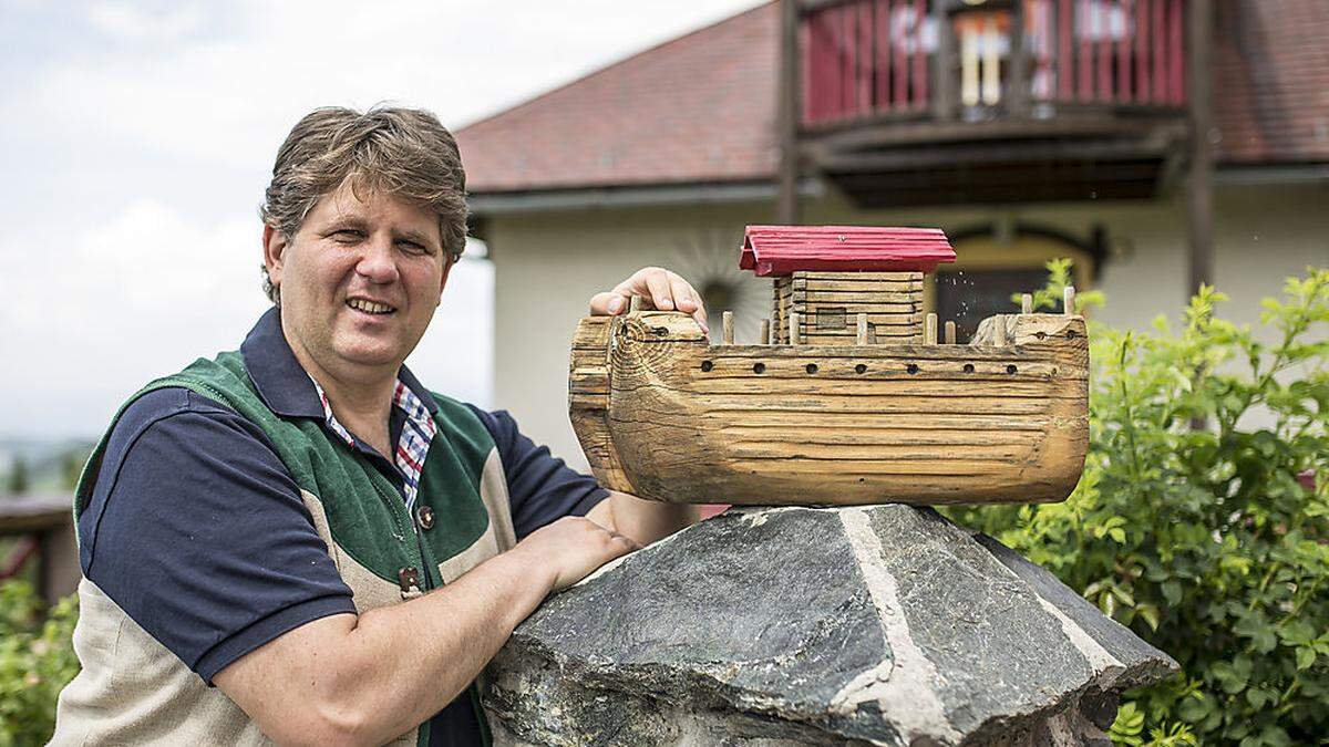 Ilmar Tessmann, Betreiber des Hotels &quot;Biolandhaus Arche&quot; ist nun Pate für ein Wetter-Tief