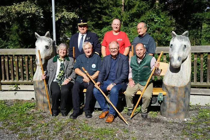 Die Kulturbank im Schlosspark Greißenegg