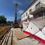Am Montagnachmittag stürzte eine Frau in der Franz-Bloder-Gasse in Gleisdorf in eine 1,5 Meter tiefe Baugrube