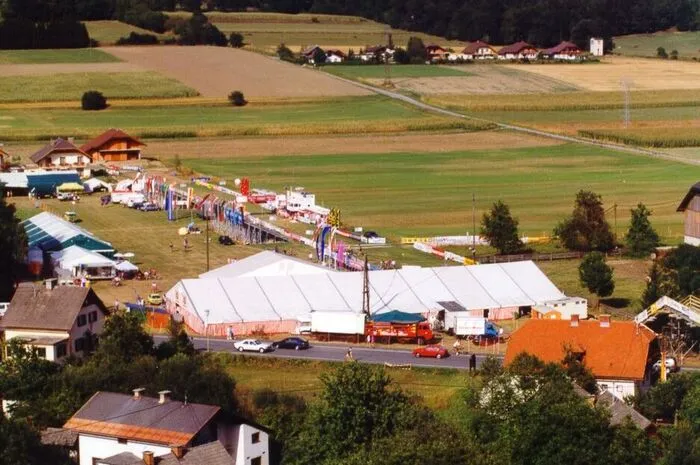 Auf dem Festgelände wurde neben sportlichen Höhepunkten auch ein umfangreiches Rahmenprogramm mit Ö3-Disco und Konzerten geboten.