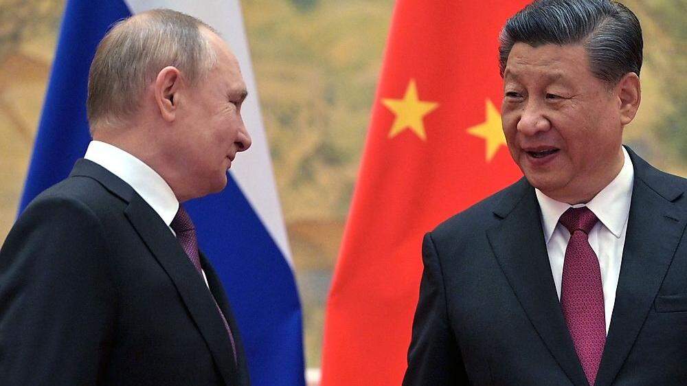 Der russische Präsident Wladimir Putin ist am Freitag zu einem Besuch in Chinas Hauptstadt Peking eingetroffe