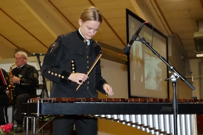 Beim Stück "Wildwasser" spielte die 20-jährige Bettina Weigandt ein Solo am Xylophon.