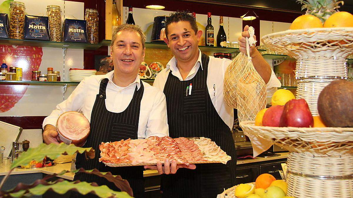 Gastwirt Maurizio Casagrande mit Kellner Davide