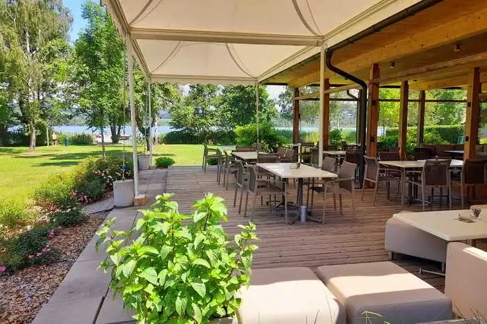 Am Längsee, genauer gesagt im Stiftsbad, findet man Taupes Genussschmiede - herrlich gelegen, ein Ort zum Krafttanken.